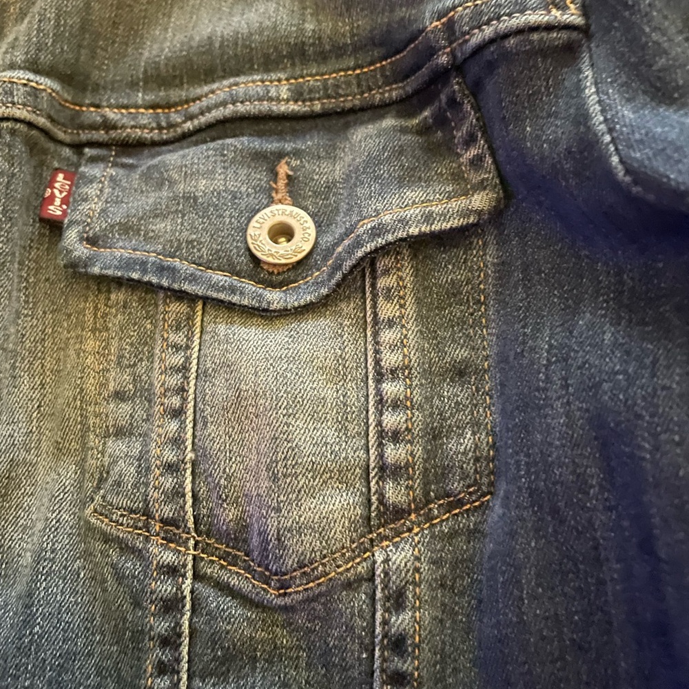 Levi’s Denim Jacket - Picture 10 of 12